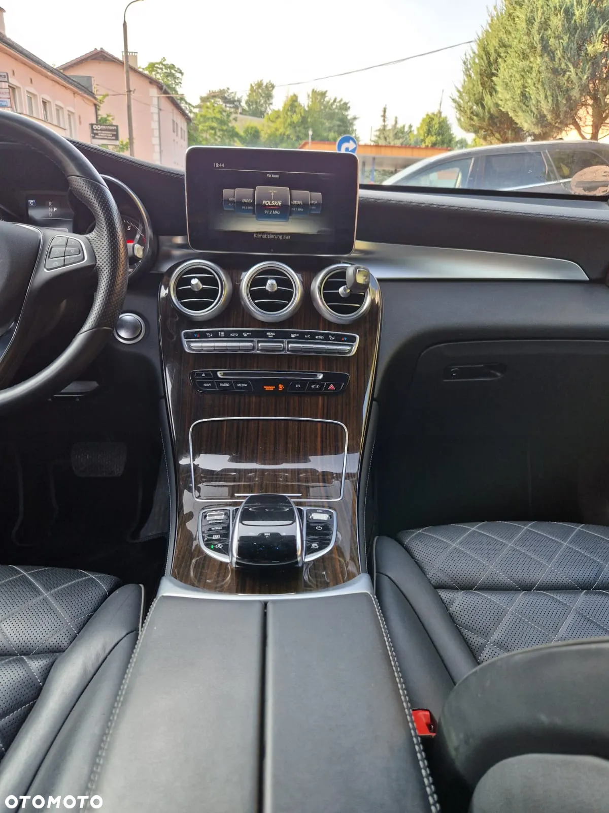 Mercedes-Benz GLC 300 Coupe 4Matic 9G-TRONIC AMG Line - 11