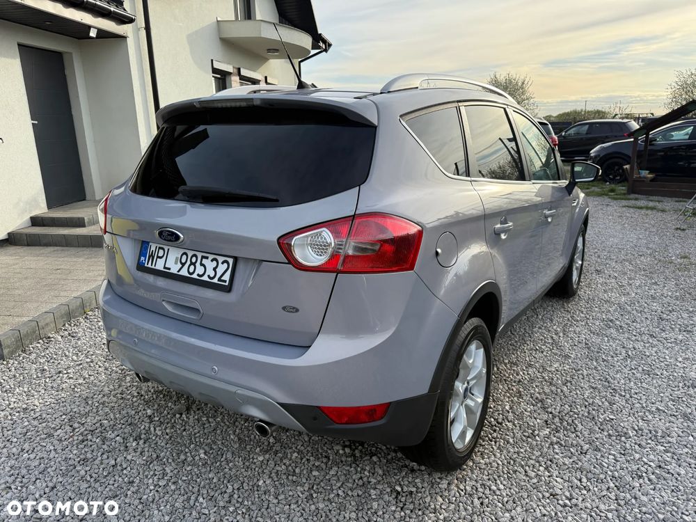 Ford Kuga 2.0 TDCi 2x4 Titanium - 12