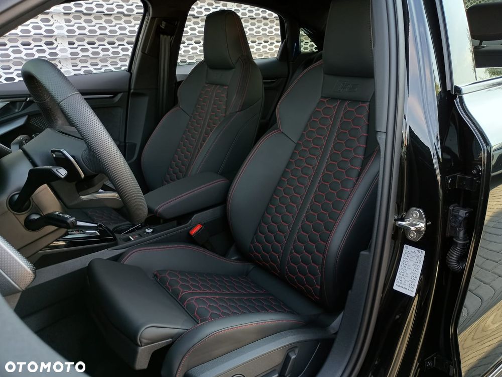 Audi RS3 Limousine - 13