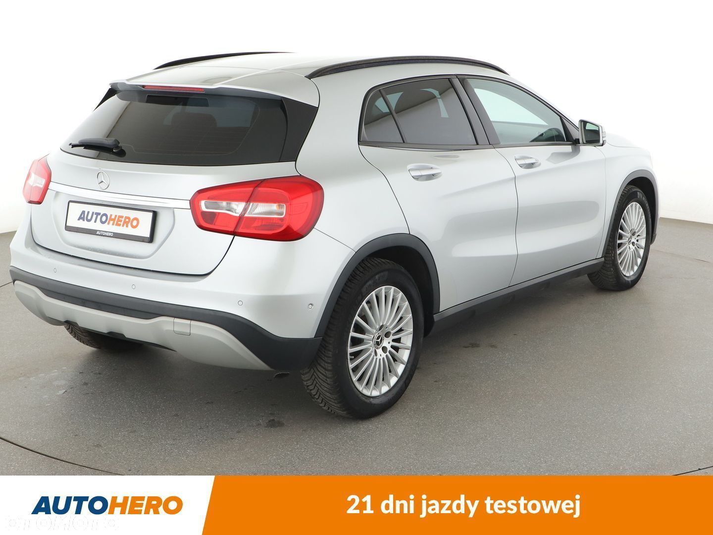 Mercedes-Benz GLA 180 - 6