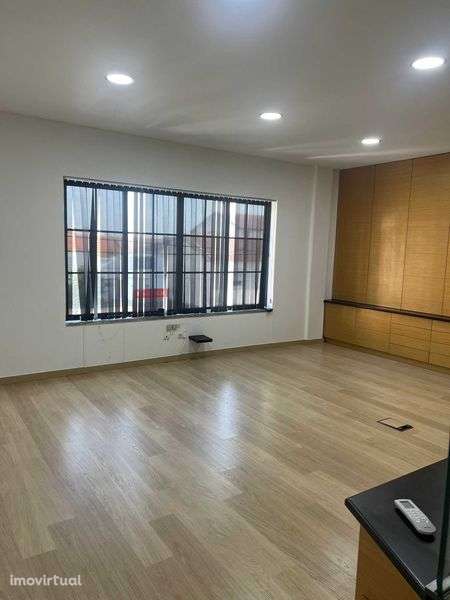 Arrenda-se Escritório - Grande imagem: 2/5