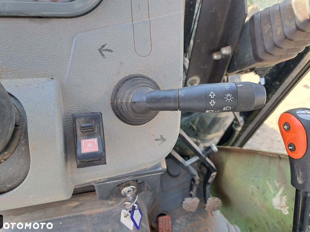 Claas Nexos 240F 4X4 - 23