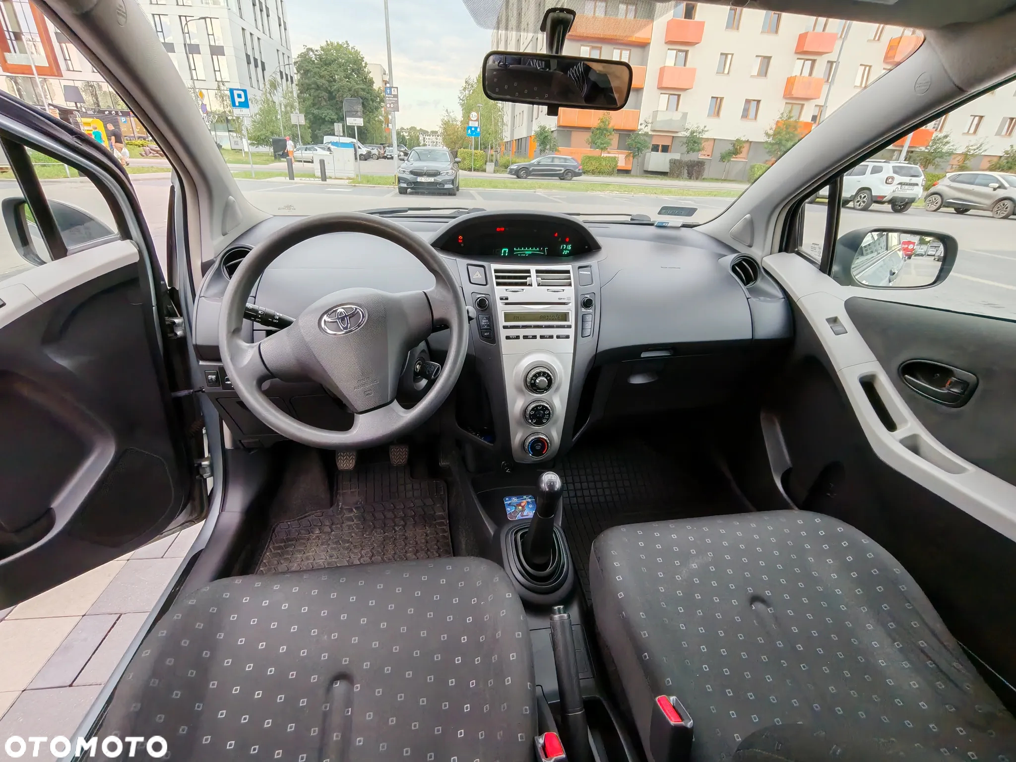 Toyota Yaris 1.3 VVT-i Cool - 10