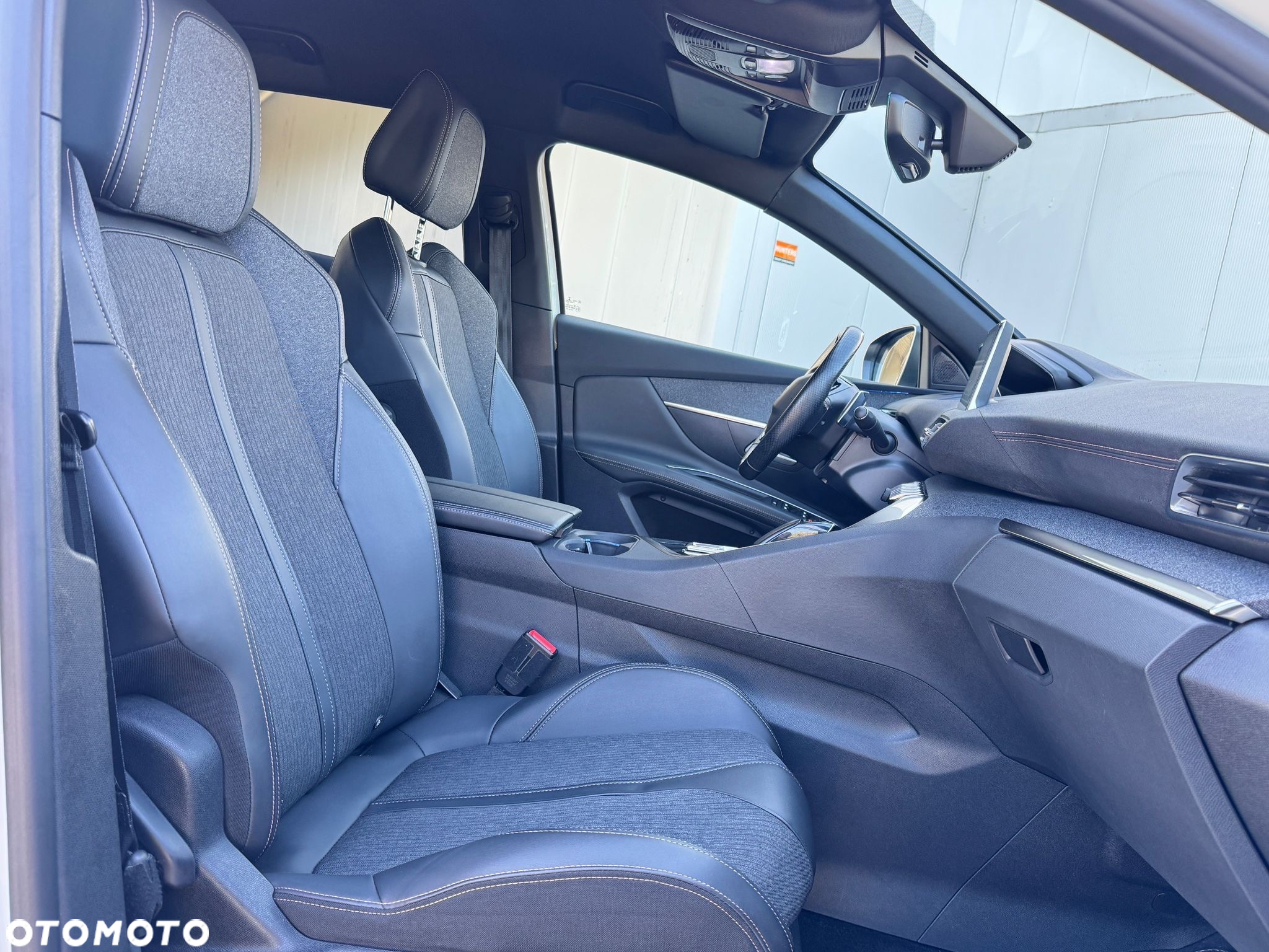 Peugeot 3008 1.6 PureTech HYbrid GT Line S&S EAT8 - 15
