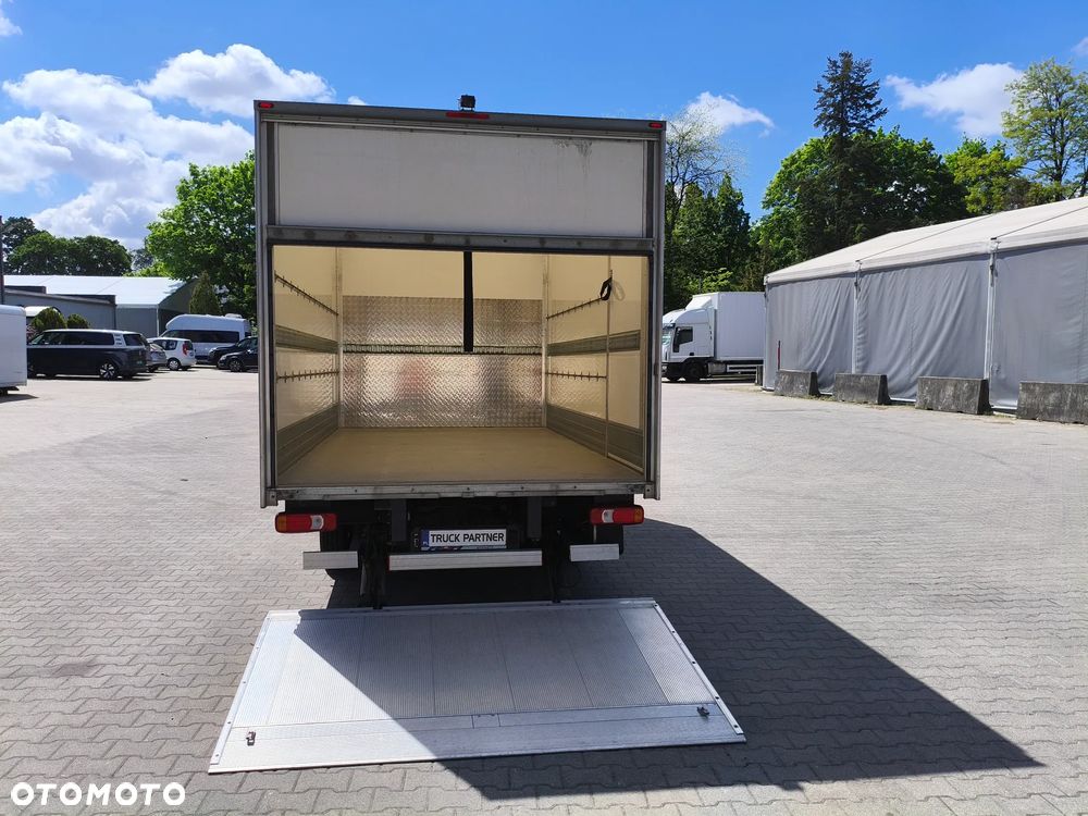 Iveco Daily 3,0 kontener z windą - 12