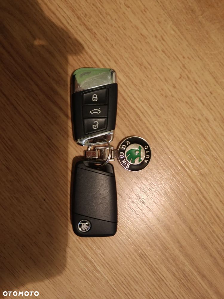 Skoda Superb 2.0 TDI SCR Sportline DSG - 29