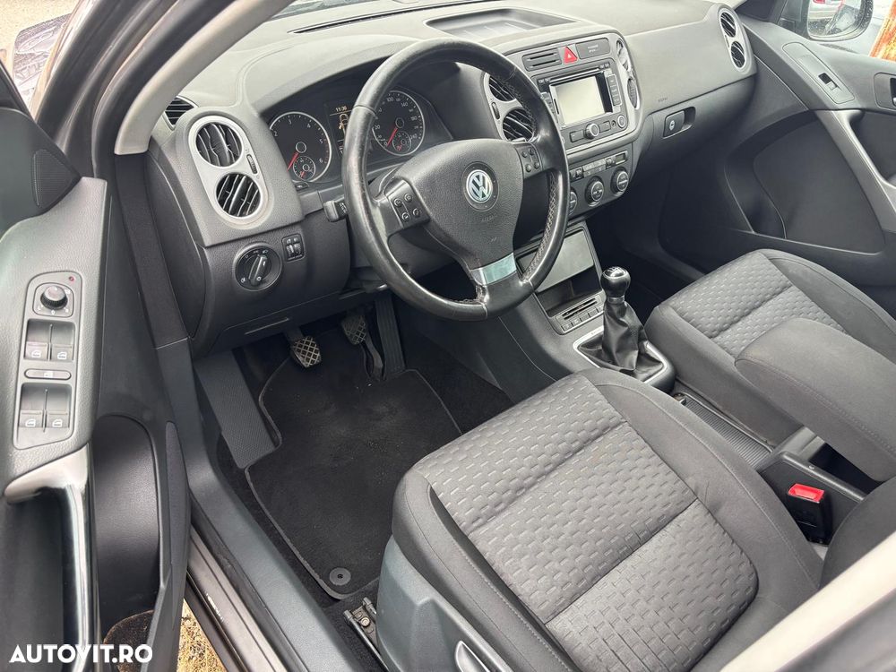 Volkswagen Tiguan - 13