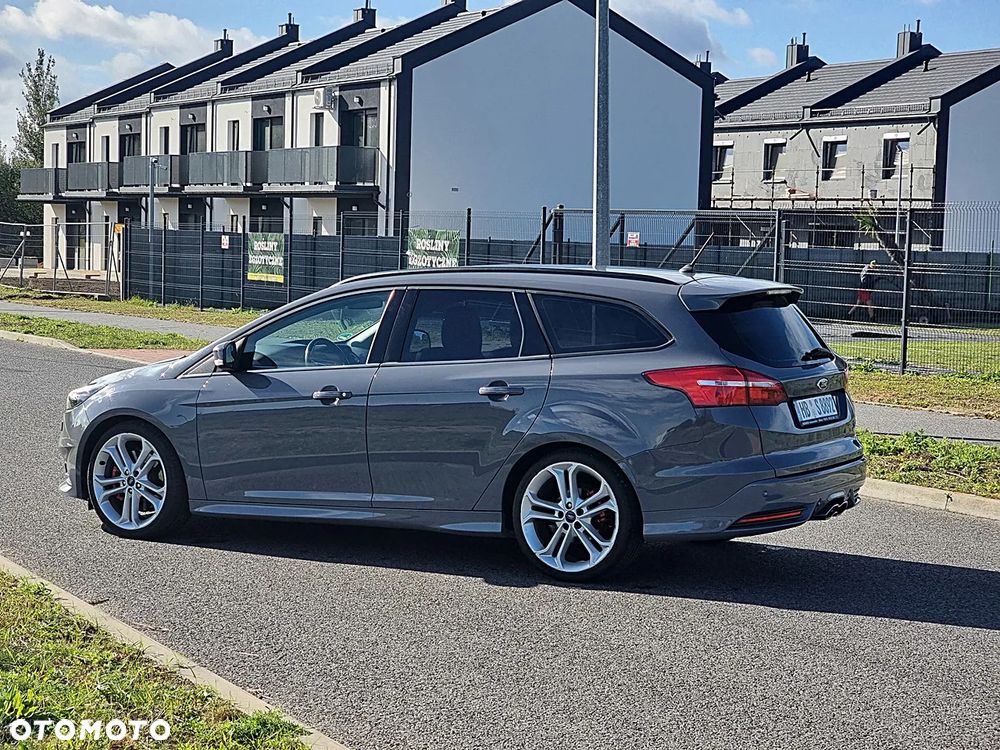 Ford Focus 2.0 TDCi ST - 9
