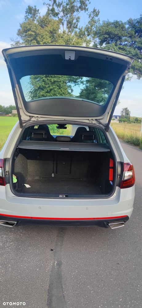 Skoda Octavia 2.0 TDI DSG RS - 17