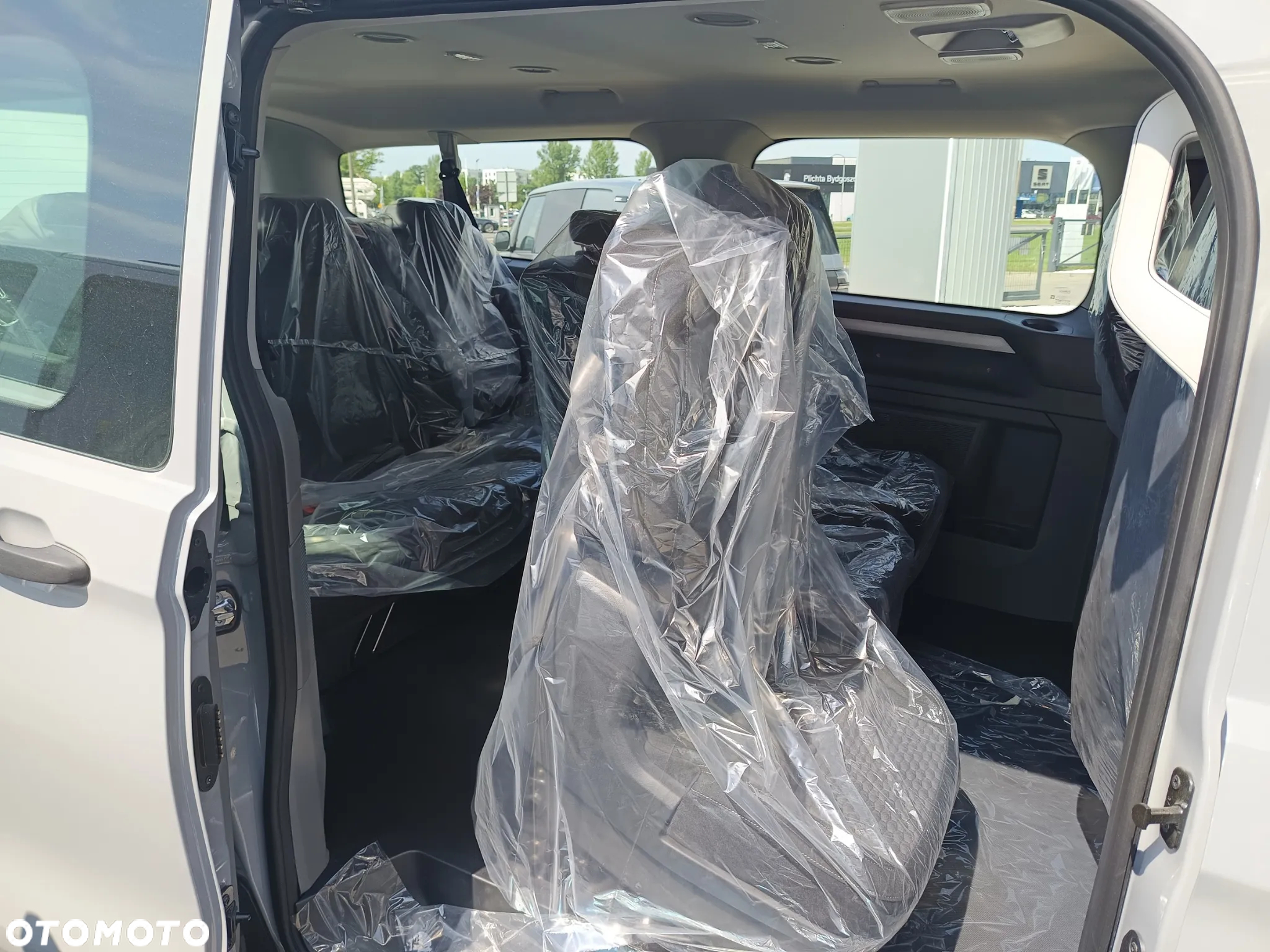 Volkswagen Caravelle 2.0 TDI L2 - 10