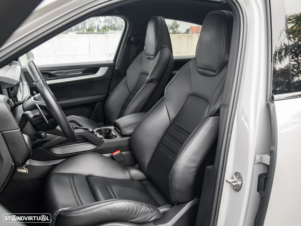 Porsche Cayenne Coupé E-Hybrid - 23