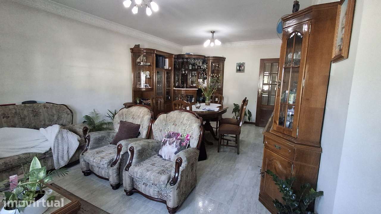 Apartamento T3 com garagem e terraço em Maia - Grande imagem: 2/16