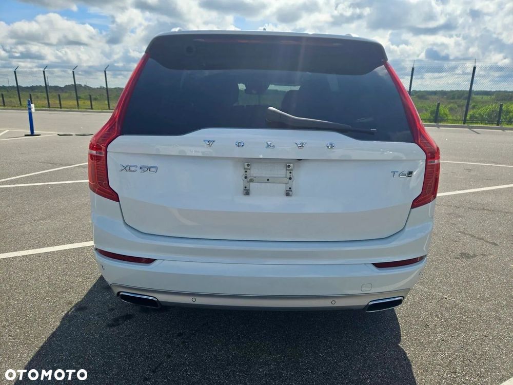 Volvo XC 90 - 7