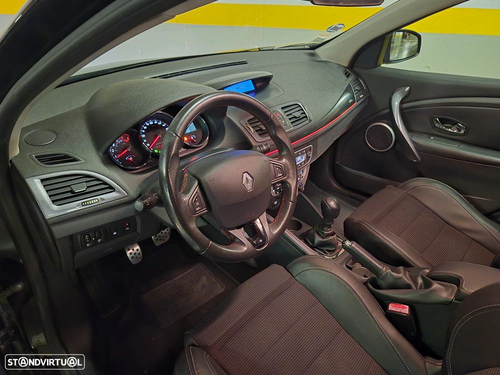 Renault Mégane Sport Tourer 1.5 dCi GT Line - 27