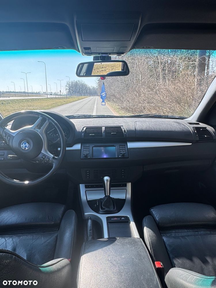 BMW X5 4.4i - 9