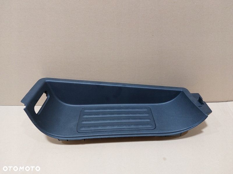 STOPIEŃ PROGU DRZWI LEWY VW T5 7E5863735A ŁADNY