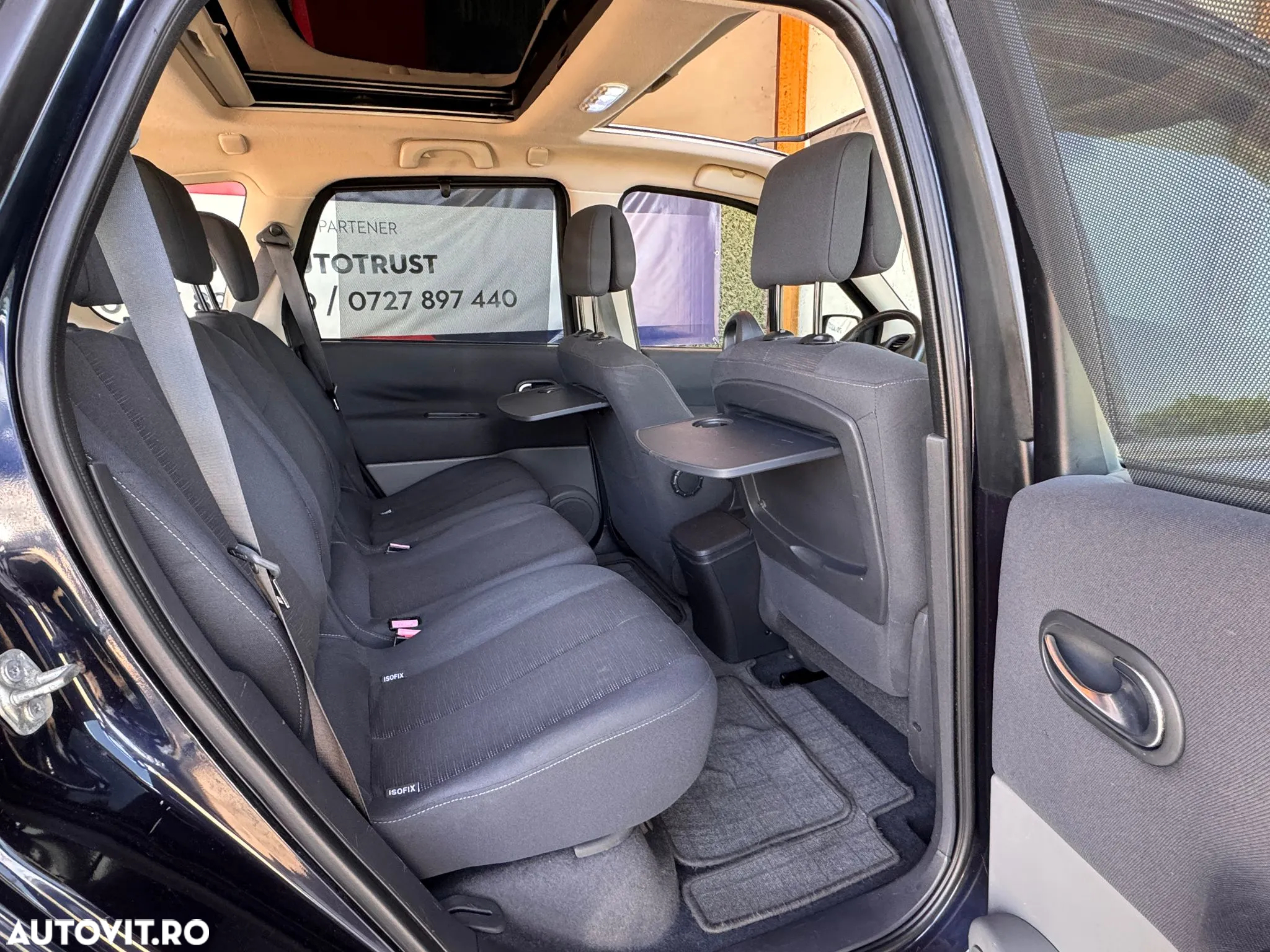 Renault Grand Scenic - 17