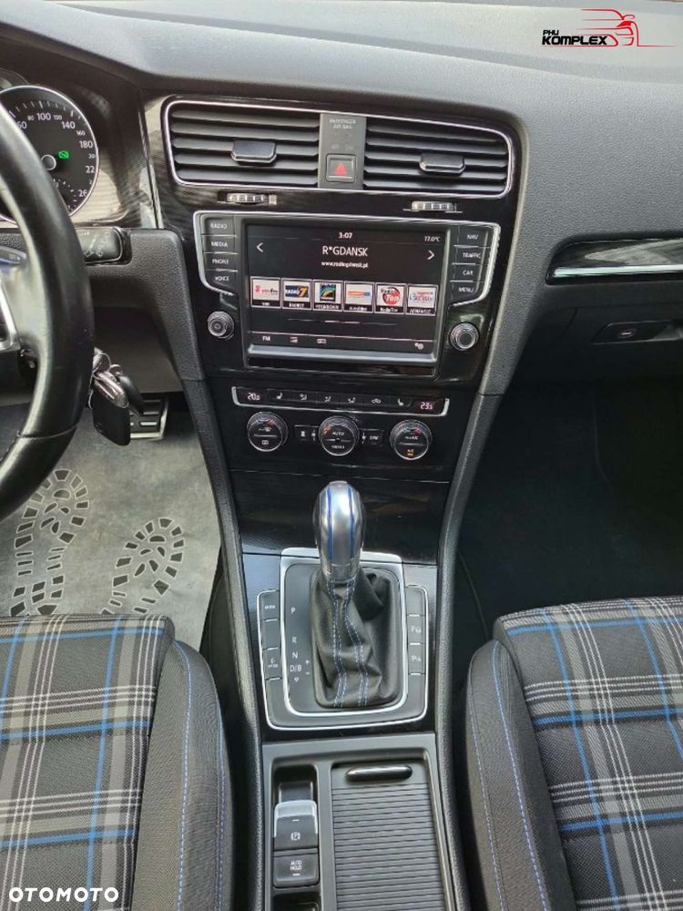 Volkswagen Golf - 15