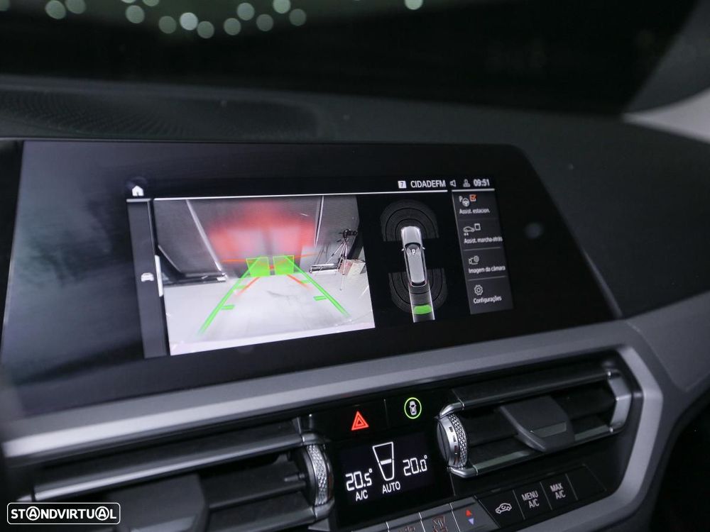 BMW 318 d Touring Auto - 29