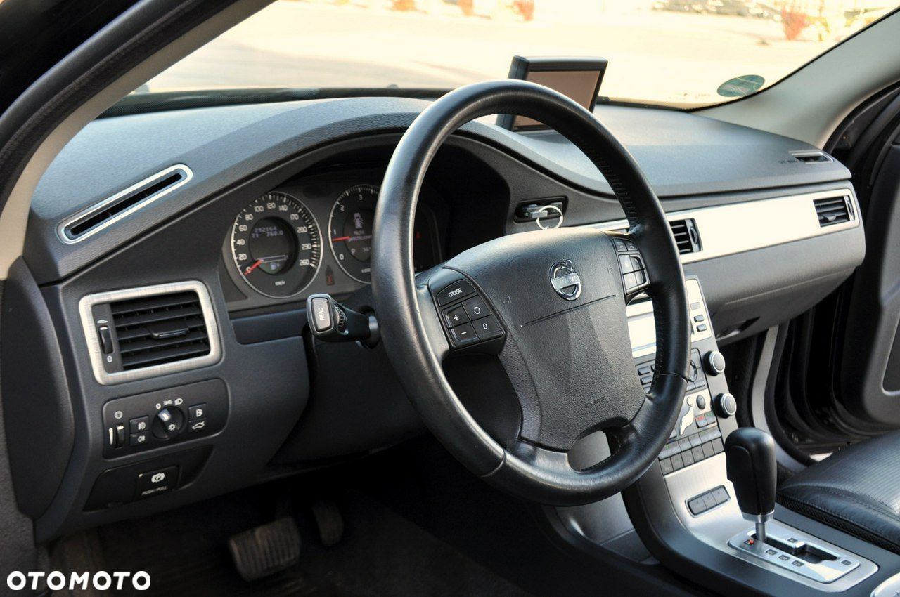 Volvo XC 70 - 23