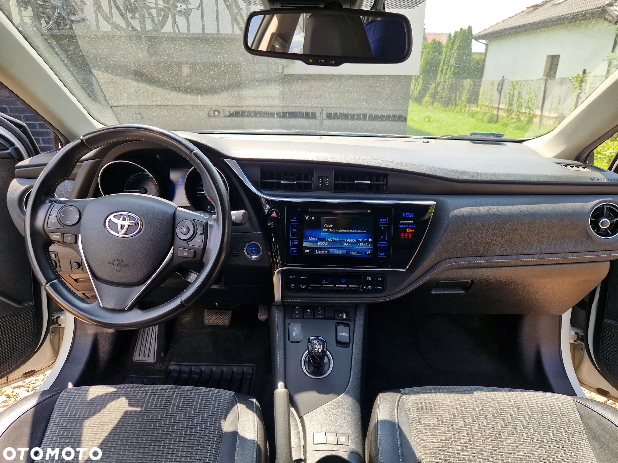 Toyota Auris Hybrid 135 Prestige - 11
