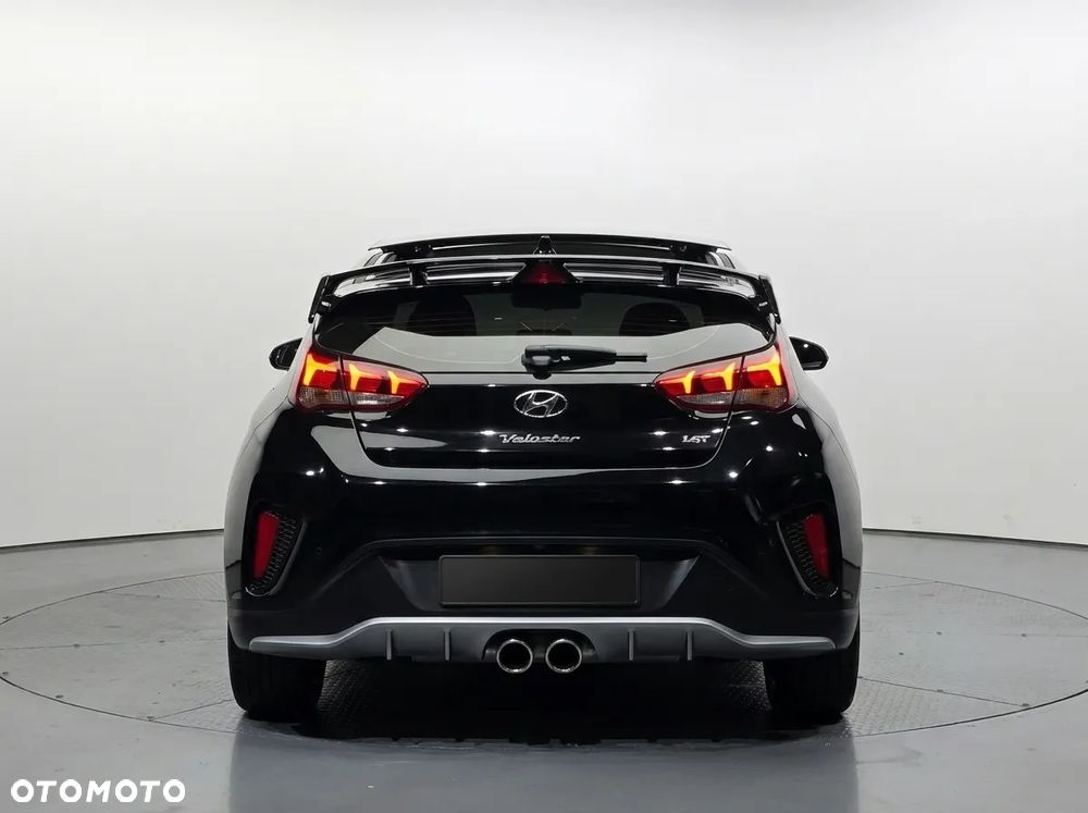 Hyundai Veloster - 5