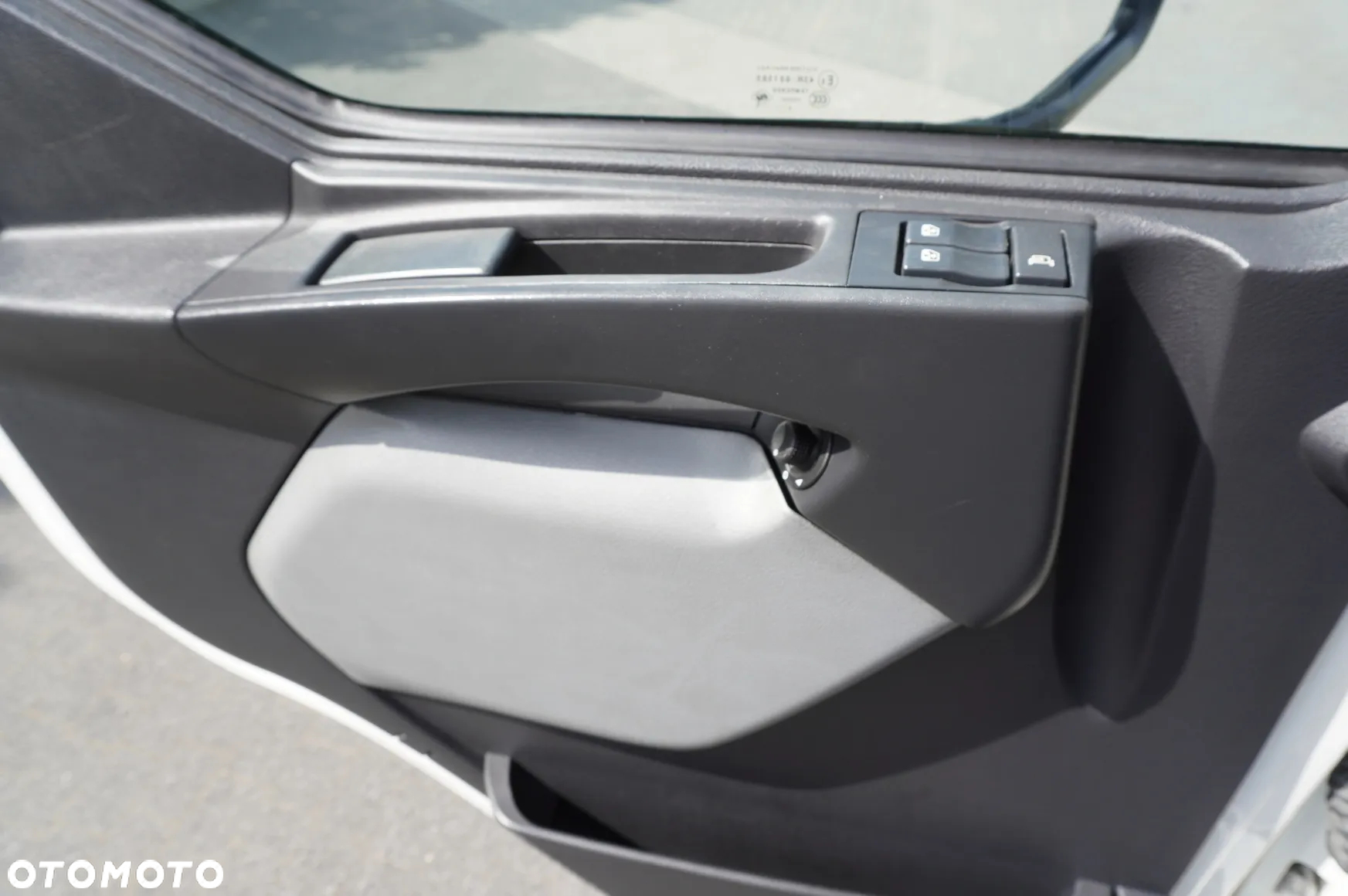 Renault D12 Euro 6 / 18 palet / Winda / r.2017 - 17