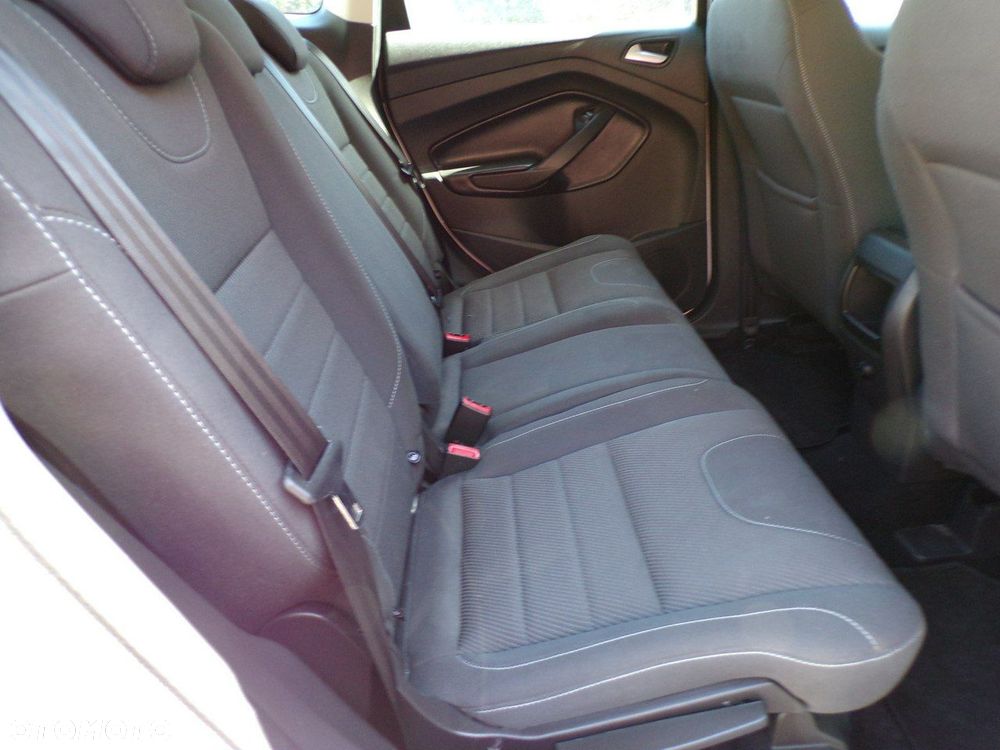 Ford Kuga - 17
