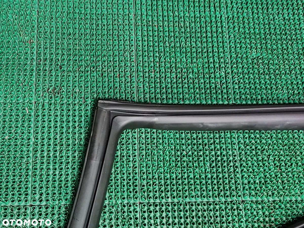 TOYOTA YARIS GR 1.6i 261 KM 20-24r Uszczelka Drzwi Szyby Prawa Lewa - 3