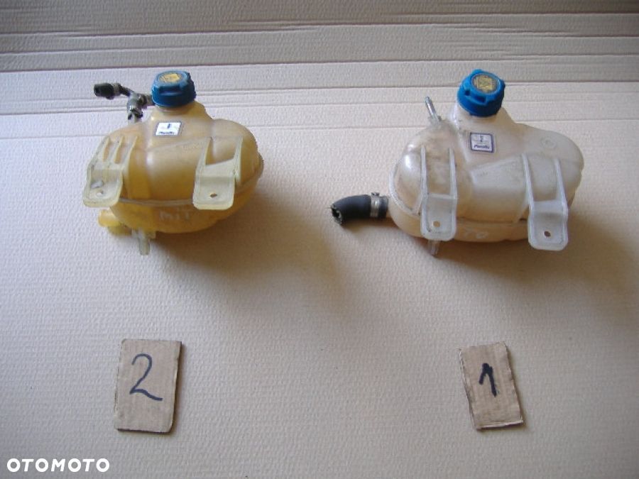 ALFA ROMEO MITO ZBIORNICZEK WYRÓWNAWCZY PŁYNU - 1