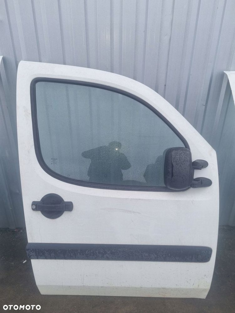 Drzwi prawe przód przednie Fiat Doblo I lift - 1