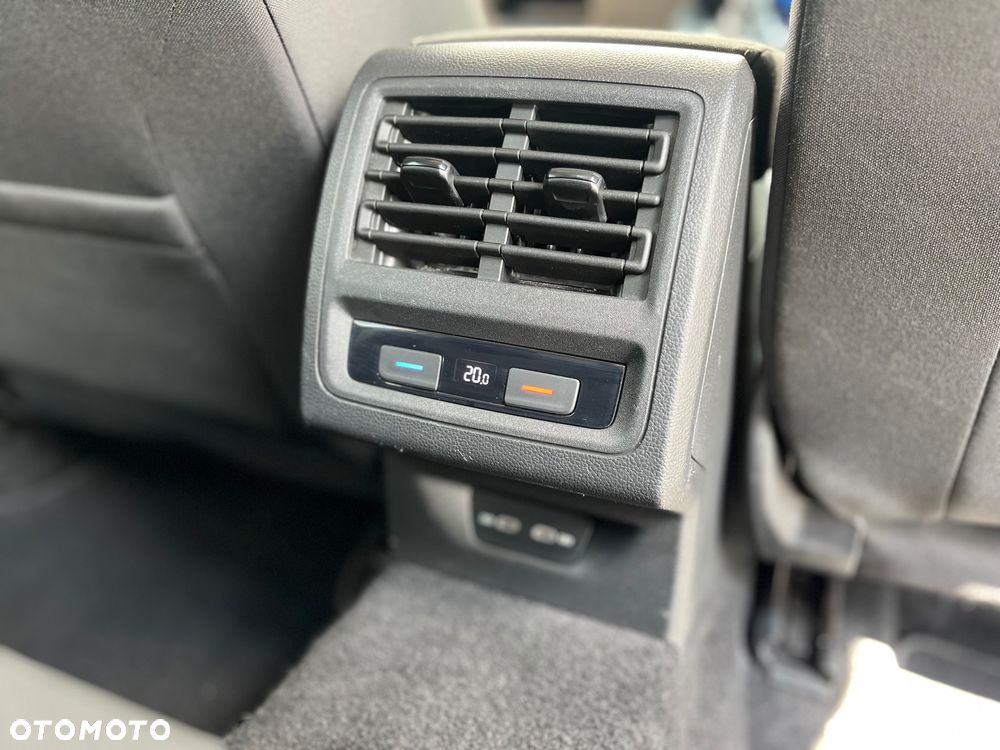 Volkswagen Golf 1.5 TSI EVO Style - 26