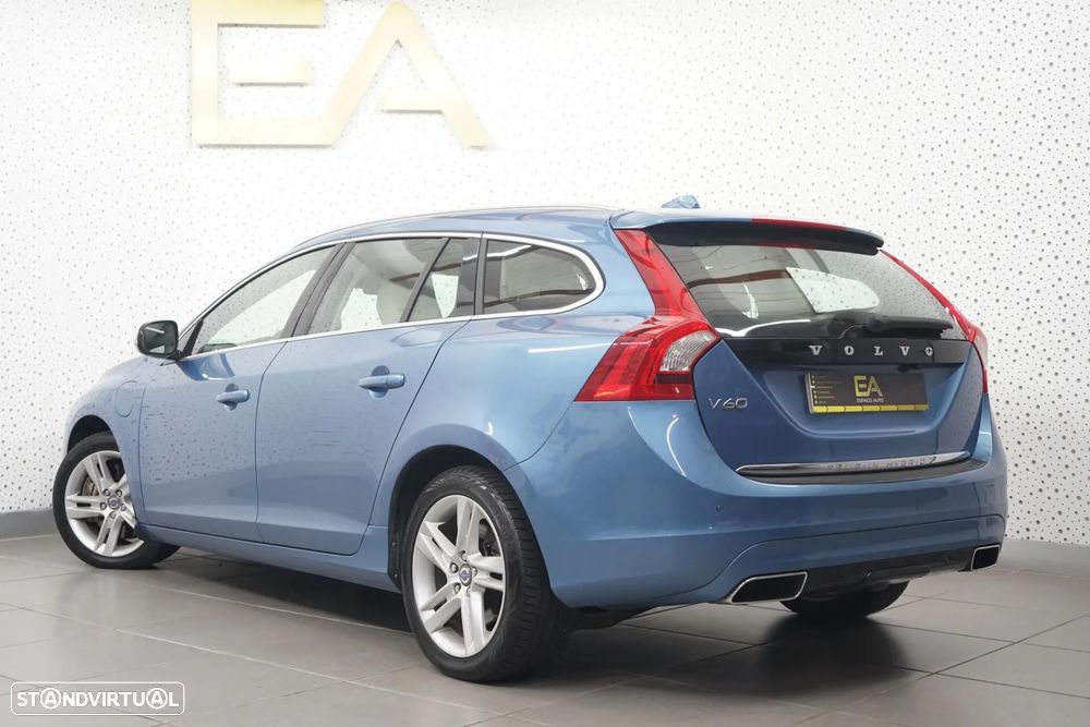 Volvo V60 2.4 D6 Summum AWD Phev - 4
