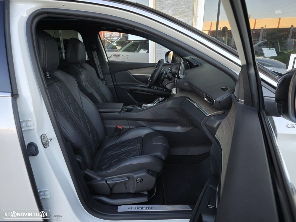 Peugeot 3008 1.5 BlueHDi GT Line J19 EAT8 - 33