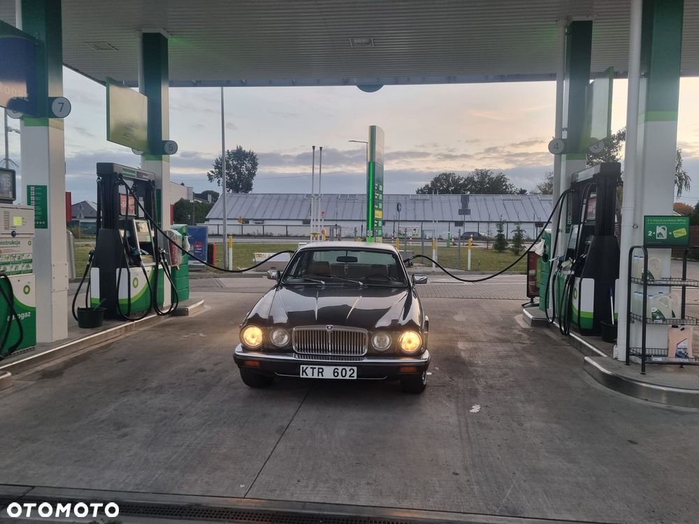 Jaguar XJ - 23