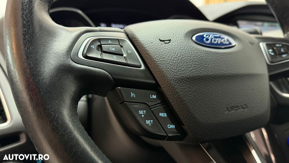 Ford Focus 1.0 EcoBoost Titanium - 25