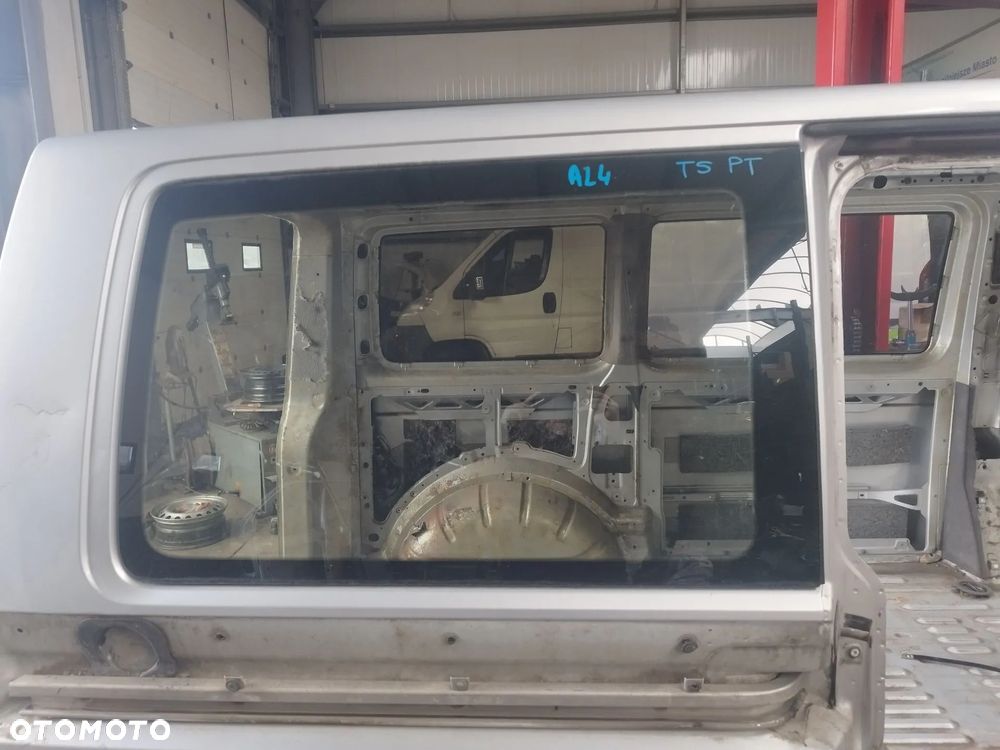 Szyba tylna prawa VW Transporter T5 Multivan Krótki