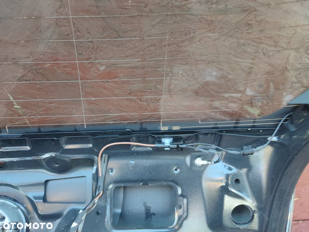BMW E81 / E87LCI / E87 ORYGINALNA KLAPA BAGAŻNIKA TYŁ W KOLORZE SCHWARZ 2 668 O NR.  41 62 7 133 898 / 41 62 4 391 291 OEM - 40