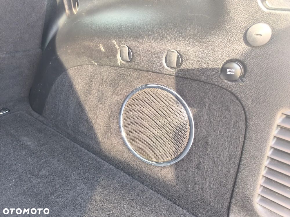 Jeep Grand Cherokee - 32