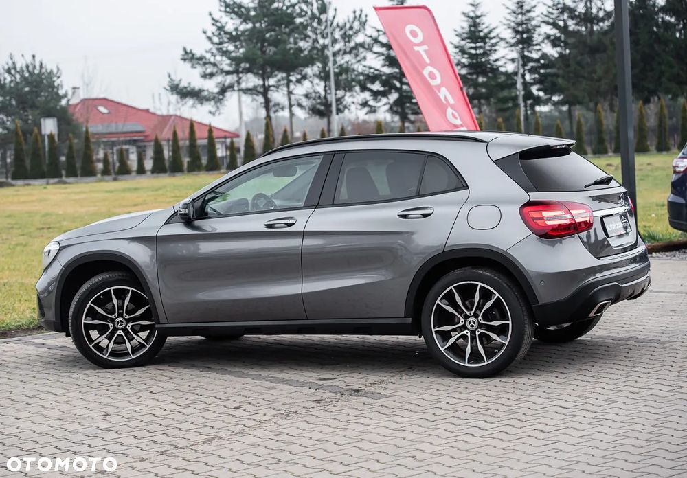 Mercedes-Benz GLA 200 7G-DCT Edition 1 - 14