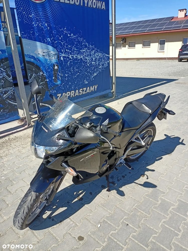 Honda CBR - 1