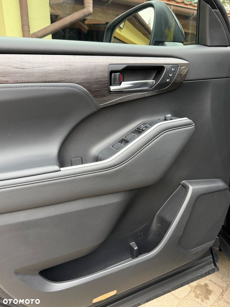 Toyota Highlander 2.5 Hybrid Executive - 27