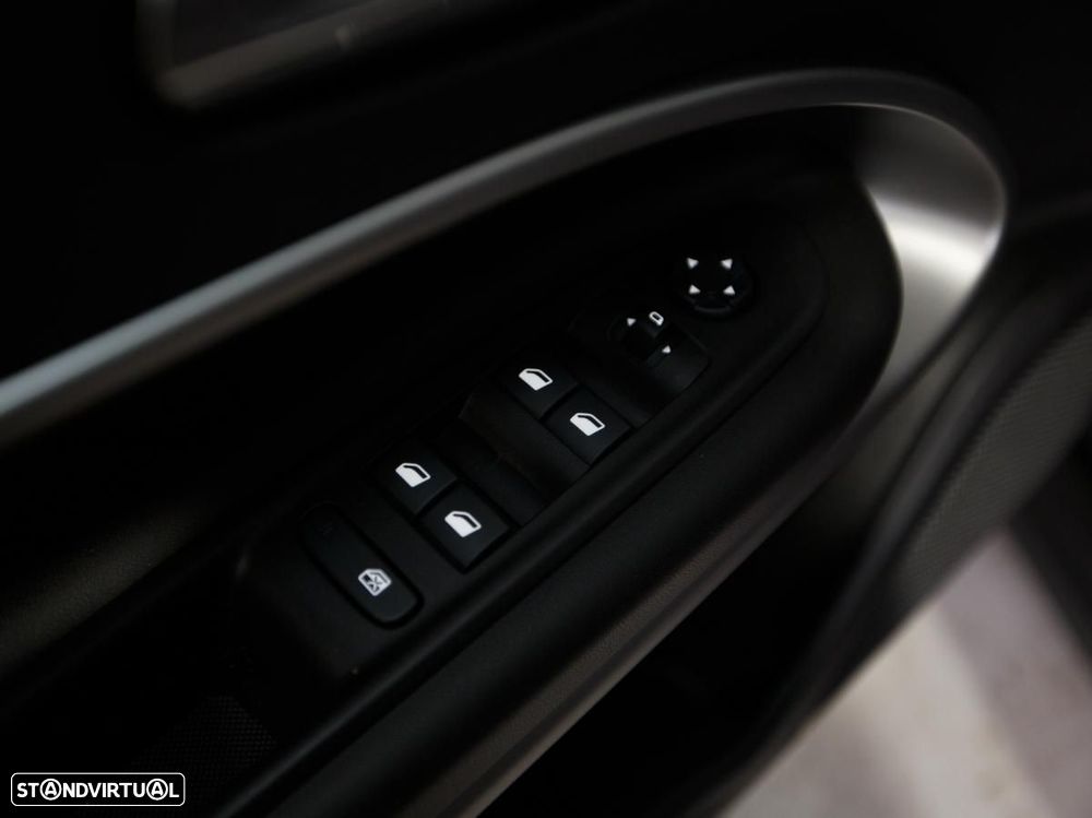 Jeep Avenger 1.2 GSE T3 Turbo-Benzin GDI Altitude - 30