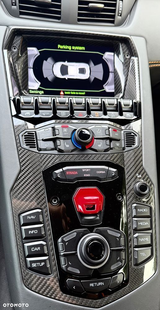 Lamborghini Aventador - 17