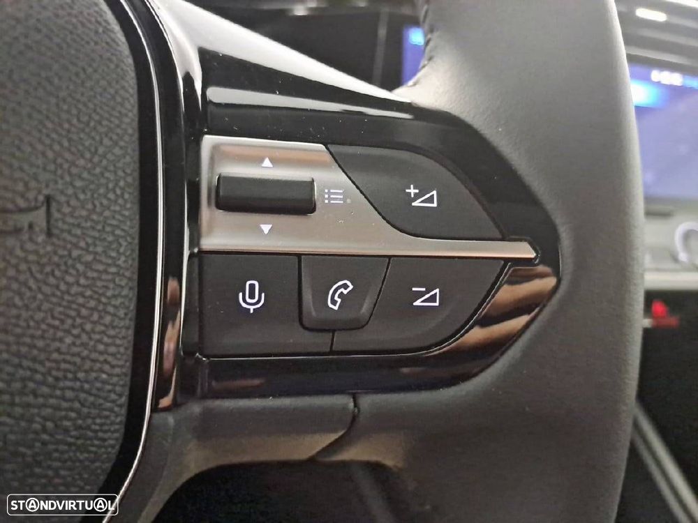 Peugeot 408 1.2 Hybrid Allure e-DCS6 - 17