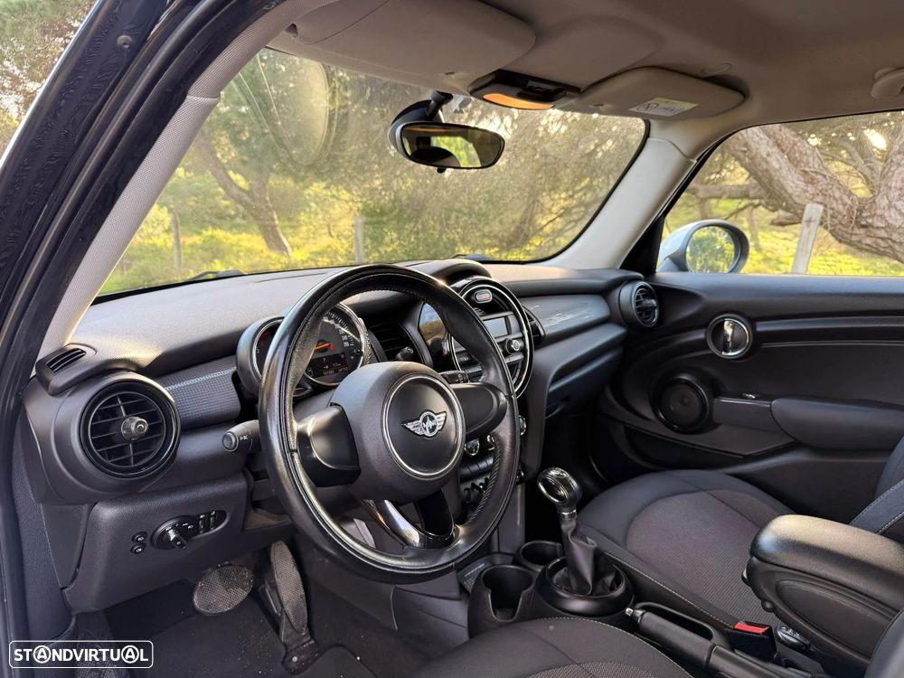 MINI 5 Portas Cooper D Aut. - 8