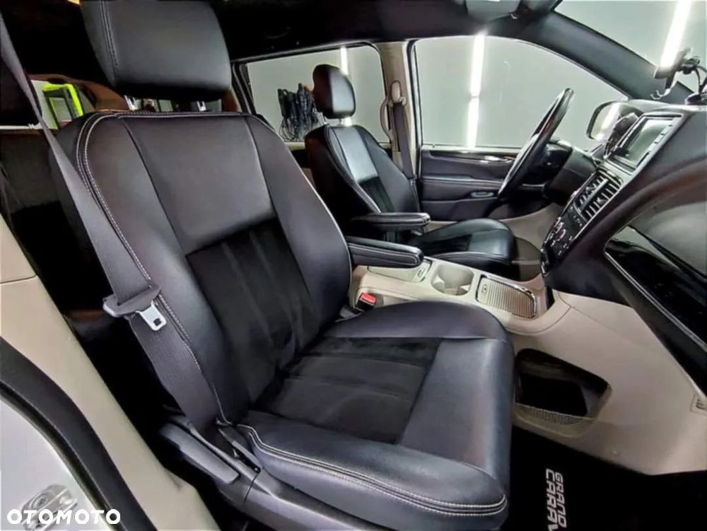 Dodge Grand Caravan - 15