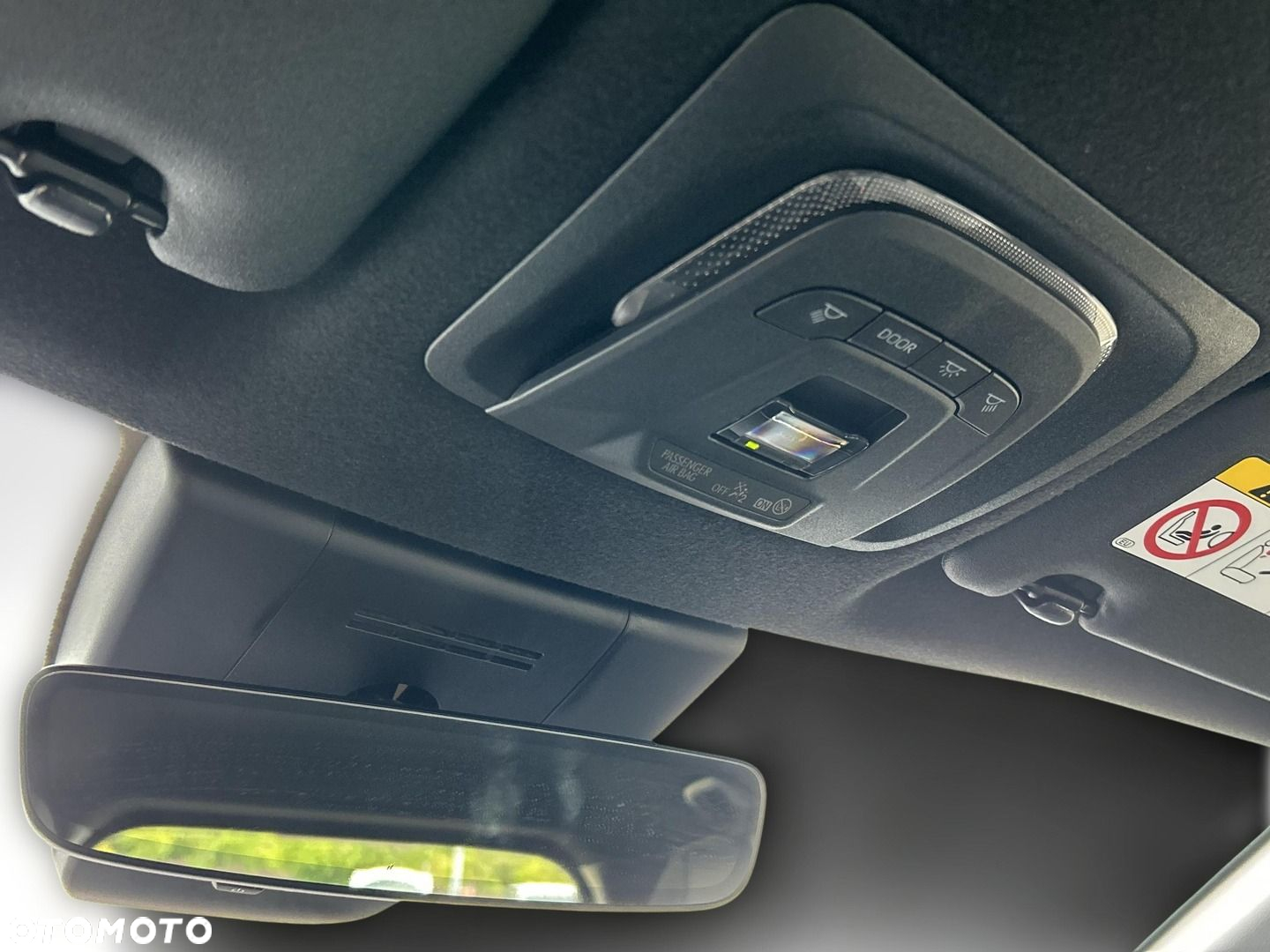 Toyota Corolla Cross 2.0 Hybrid Comfort - 24