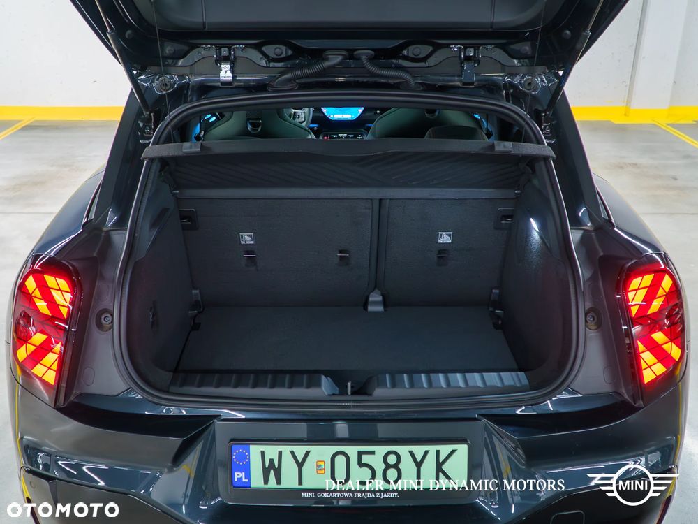 MINI Aceman SE John Cooper Works Trim - 10