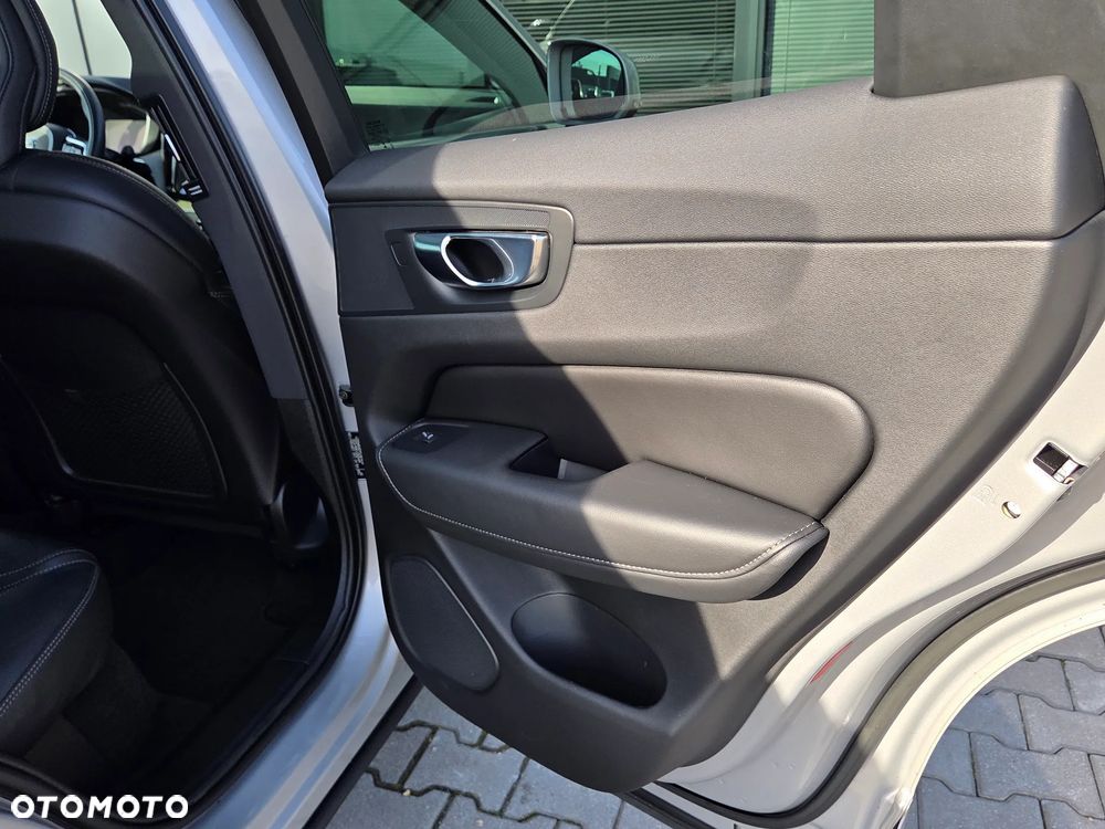 Volvo XC 60 D4 AWD Inscription - 33